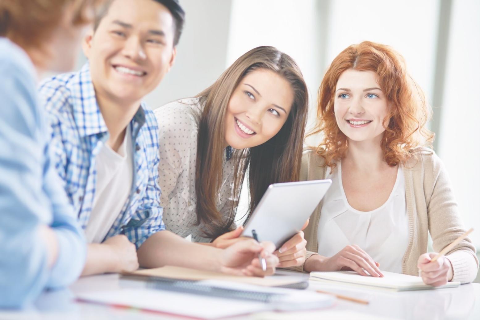 Session de travail collaborative entre entrepreneurs